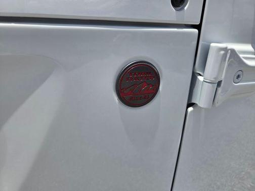 Bright White Clearcoat 2026 Jeep Gladiator Rubicon