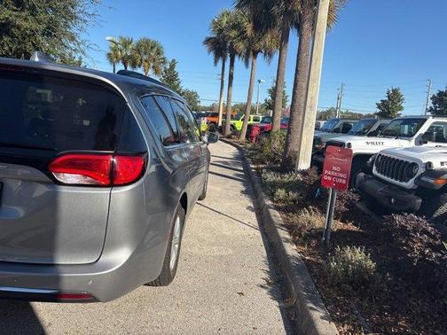 2019 Chrysler Pacifica Touring Plus