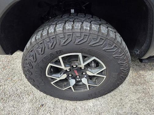 2024 GMC Canyon AT4X