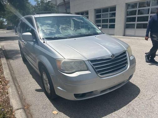Bright Silver Clearcoat Metallic 2010 Chrysler Town & Country Touring