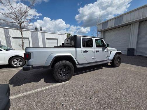 2022 Jeep Gladiator Sport