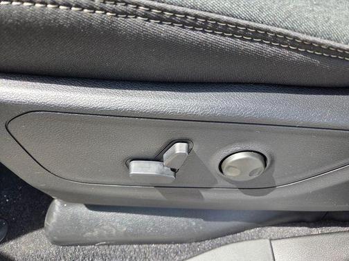 Bright White Clearcoat 2026 RAM 1500 Big Horn/Lone Star