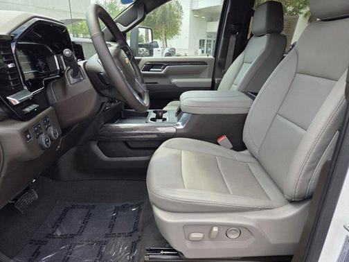 Summit White 2025 Chevrolet Silverado 2500 LTZ