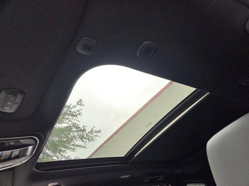 Silver Zynith Clearcoat 2026 Jeep Cherokee Overland