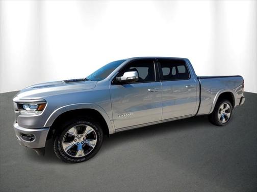 2022 RAM 1500 Laramie Crew Cab 4x2 64' Box