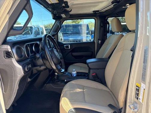 2020 Jeep Gladiator Sport