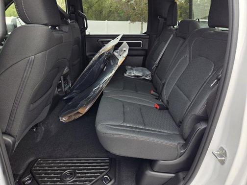 Bright White Clearcoat 2026 RAM 1500 Big Horn/Lone Star