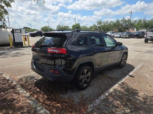 Brilliant Black Crystal Pearlcoat 2016 Jeep Cherokee Latitude