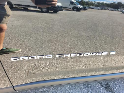 2025 Jeep Grand Cherokee L Laredo