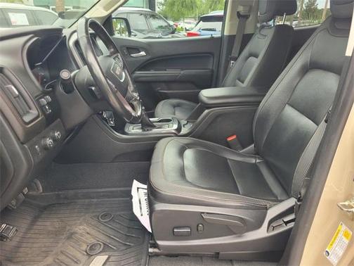 2022 GMC Canyon AT4 w/Leather