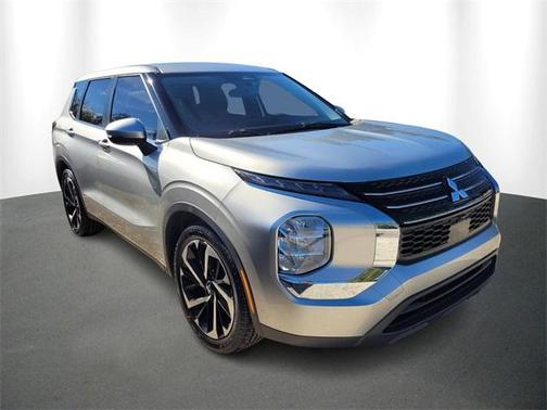 2022 Mitsubishi Outlander ES