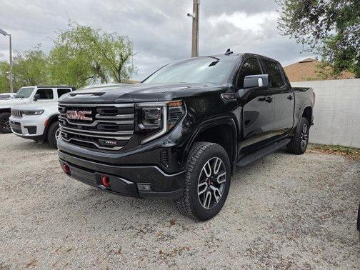 2025 GMC Sierra 1500 AT4