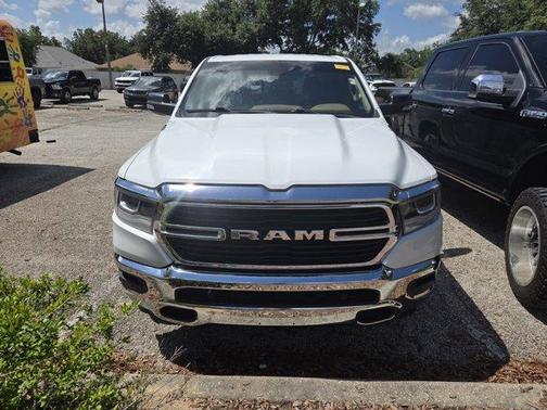 Bright White Clearcoat 2019 RAM 1500 Big Horn