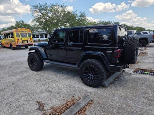 Black Clearcoat 2023 Jeep Wrangler Sahara