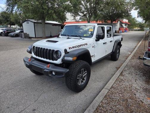 Bright White Clearcoat 2025 Jeep Gladiator Mojave
