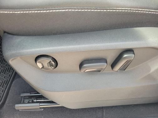 2023 Volkswagen Atlas 3.6L SE w/Technology