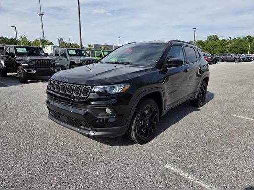 Diamond Black 2026 Jeep Compass Latitude