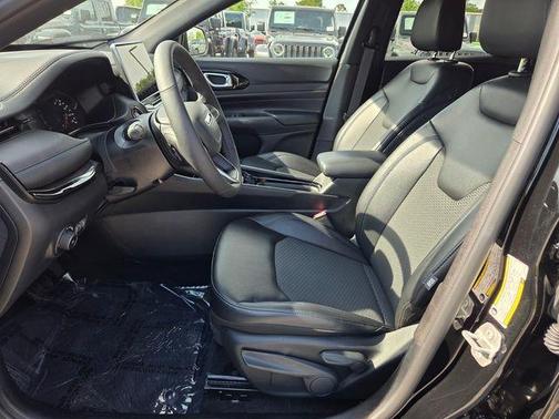 Diamond Black 2026 Jeep Compass Latitude