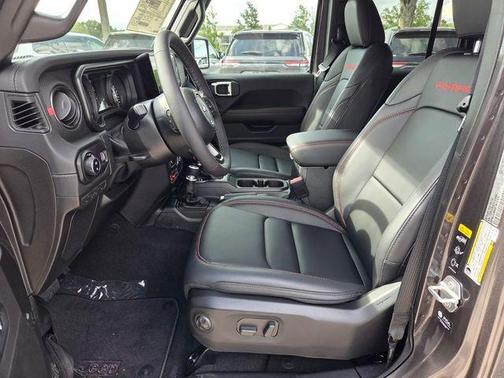 Granite Crystal Clearcoat Metallic 2026 Jeep Gladiator Rubicon