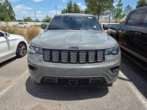 Sting Gray Clearcoat 2020 Jeep Grand Cherokee Altitude