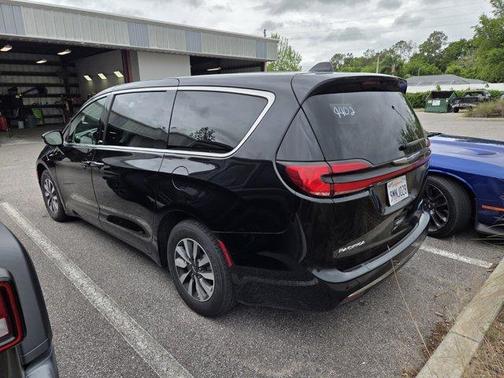 Diamond Black 2024 Chrysler Pacifica Hybrid Select