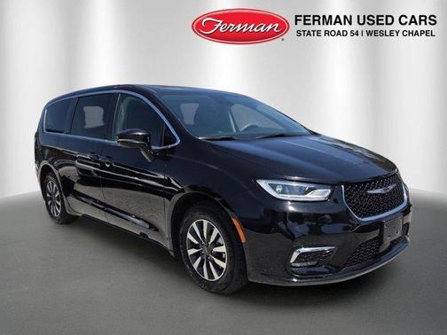 Diamond Black 2024 Chrysler Pacifica Hybrid Select