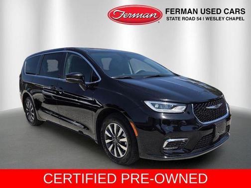 Diamond Black 2024 Chrysler Pacifica Hybrid Select
