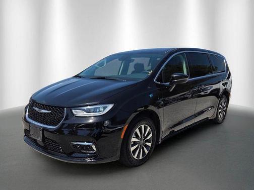 Diamond Black 2024 Chrysler Pacifica Hybrid Select