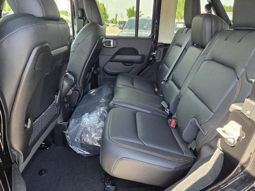 Black Clearcoat 2026 Jeep Wrangler Sahara