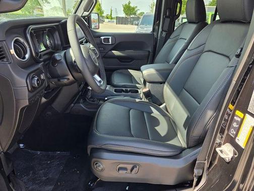 Black Clearcoat 2026 Jeep Wrangler Sahara