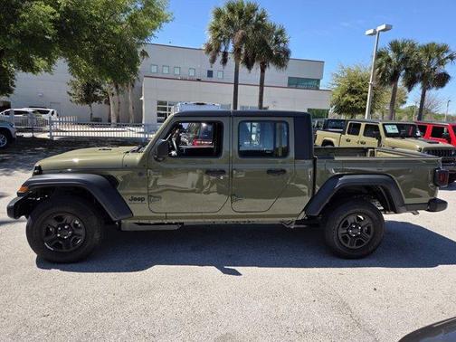2026 Jeep Gladiator Sport
