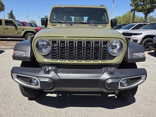2026 Jeep Gladiator Sport