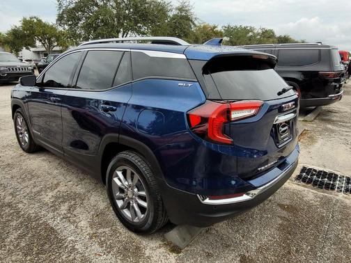 2022 GMC Terrain SLT