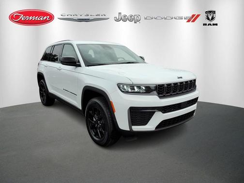 2026 Jeep Grand Cherokee Laredo