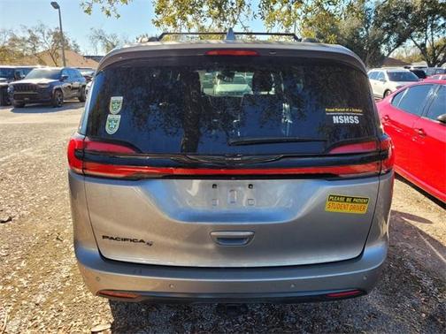 2021 Chrysler Pacifica Touring-L