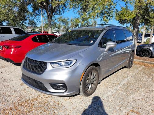 2021 Chrysler Pacifica Touring-L