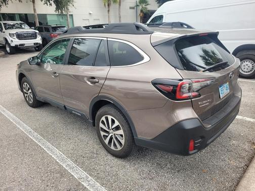 2022 Subaru Outback Premium