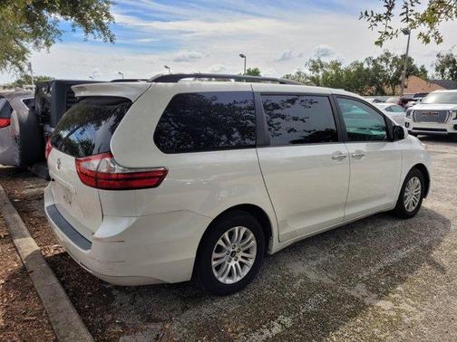 2016 Toyota Sienna XLE