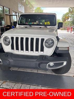 Bright White Clearcoat 2018 Jeep Wrangler Unlimited Sahara