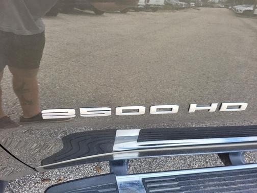 2023 GMC Sierra 2500 SLT