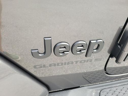 2025 Jeep Gladiator Sport