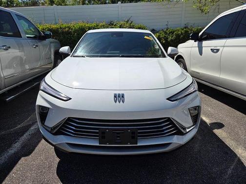 Summit White 2025 Buick Envista Preferred