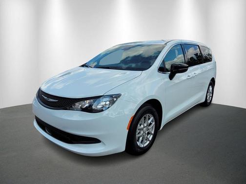 2026 Chrysler Voyager LX