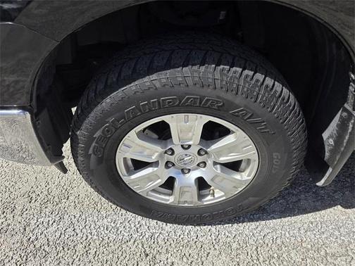 2018 Nissan Titan SV