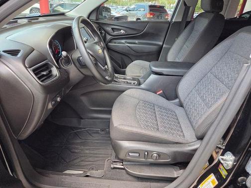 Mosaic Black Metallic 2024 Chevrolet Equinox LT