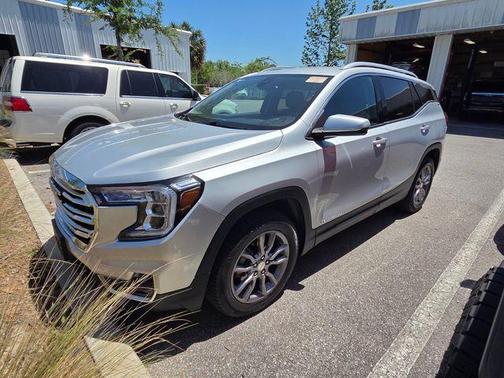 2022 GMC Terrain SLT