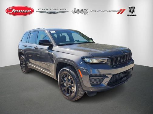 2025 Jeep Grand Cherokee Laredo