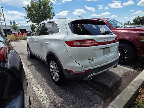 White Platinum Clearcoat Metallic 2015 Lincoln MKC Base