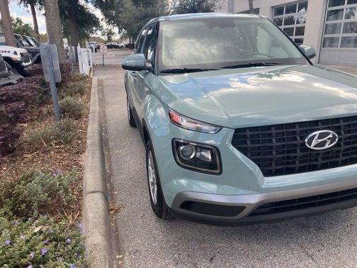 2025 Hyundai VENUE SE