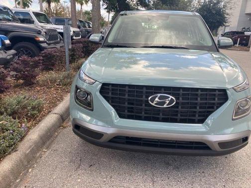2025 Hyundai VENUE SE
